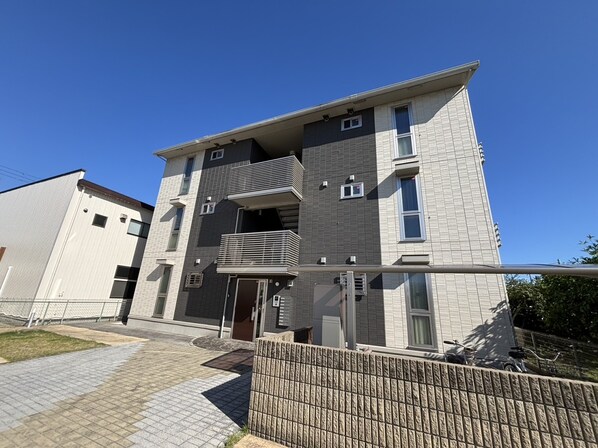 アズールの物件外観写真